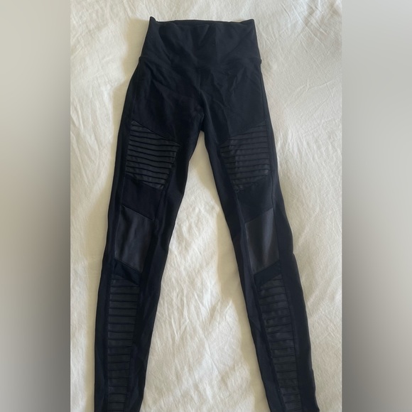 ALO Black Leggings - Picture 2 of 5